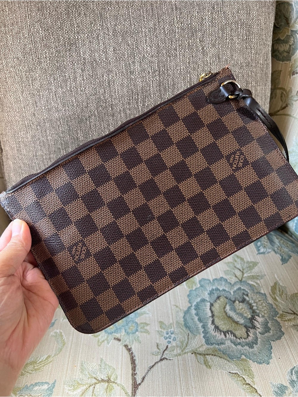 Authentic Neverfull Pouch - Picture 15 of 16